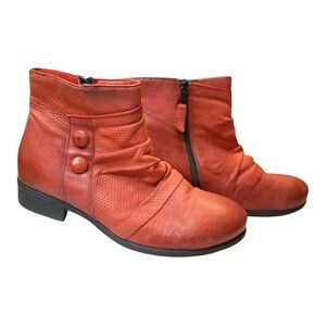Miz Mooz Sallie Red Ankle Booties Suede Low-Heeled Size 39w